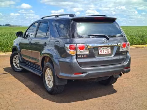 Toyota Fortuner 2015 motor 3.0 diésel automático 4x4 - Imagen 3