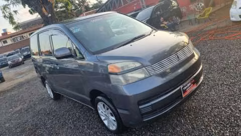 Toyota Voxy 2003 motor 2.0 naftero automático - Imagen 3