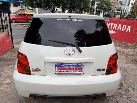 Toyota IST 2004 motor vvti 1.3 naftero automático - Imagen 3