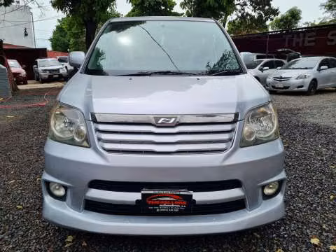 Toyota Noah S 2002 - Imagen 3