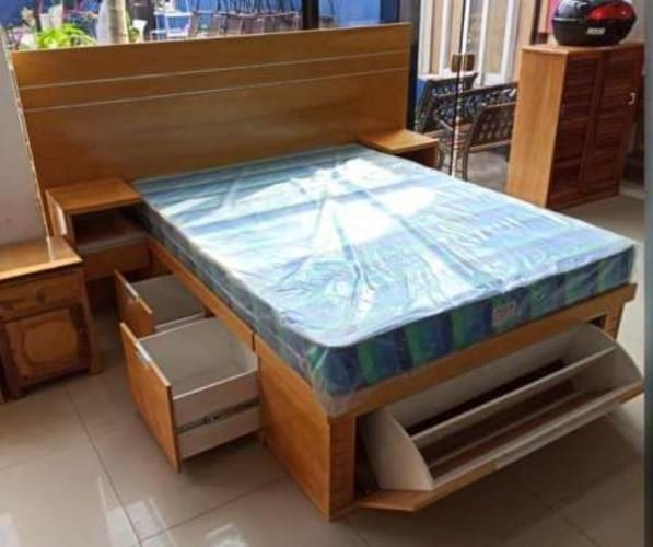 Wooden bed without mattress 140x190