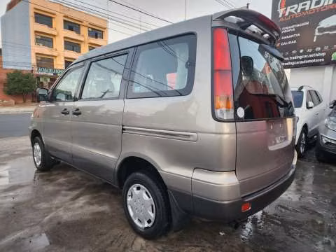 Toyota Noah 1998 - Imagen 2