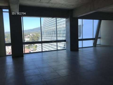 ALQUILER DE LOCAL DE 104 M2 EN TORRE INSIGNE, COL SAN BENITO $ 2,100