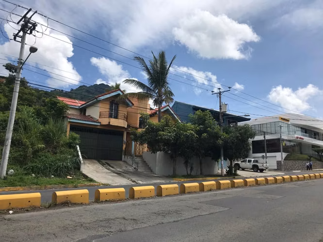 Venta Terreno Comercial y Vivienda,Av. Masferrer Norte, Col. Escalon - Imagen 7