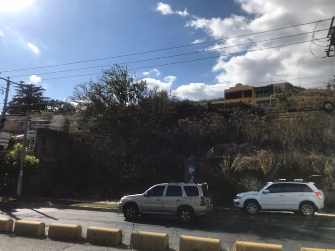 Venta Terreno Comercial y Vivienda,Av. Masferrer Norte, Col. Escalon - Imagen 8