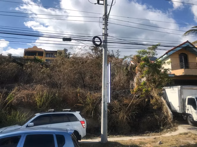 Venta Terreno Comercial y Vivienda,Av. Masferrer Norte, Col. Escalon - Imagen 4