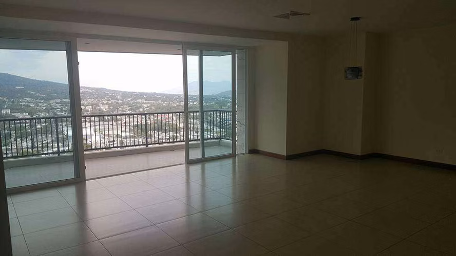 SE ALQUILA APARTAMENTO TORRE ALISIOS SAN BENITO, CON LINEA BLANCA, con vista, 3 habitaciones, Baño social, Cocina