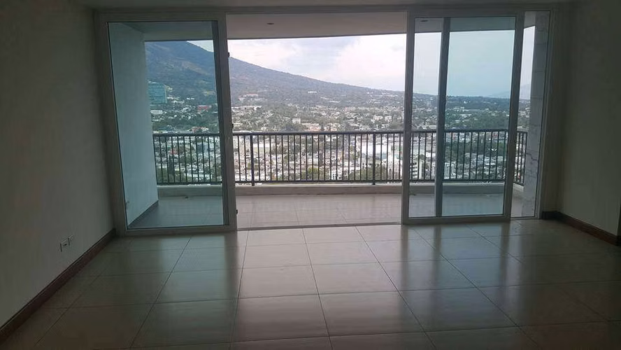 SE ALQUILA APARTAMENTO TORRE ALISIOS SAN BENITO, CON LINEA BLANCA, con vista, 3 habitaciones, Baño social, Cocina - Imagen 2
