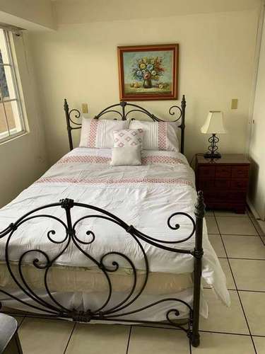 SE ALQUILA APARTAMENTO SAN BENITO FLATS, AMUEBLADO, Consta de sala comedor, 2 habitaciones, cocina con pantry