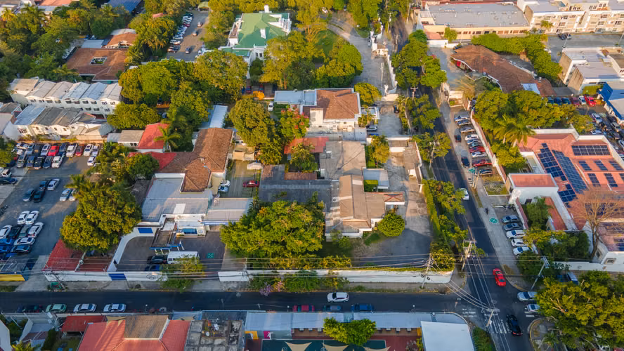 ALQUILER o VENTA/ AMPLIO PARA OFICINAS EN SAN BENITO