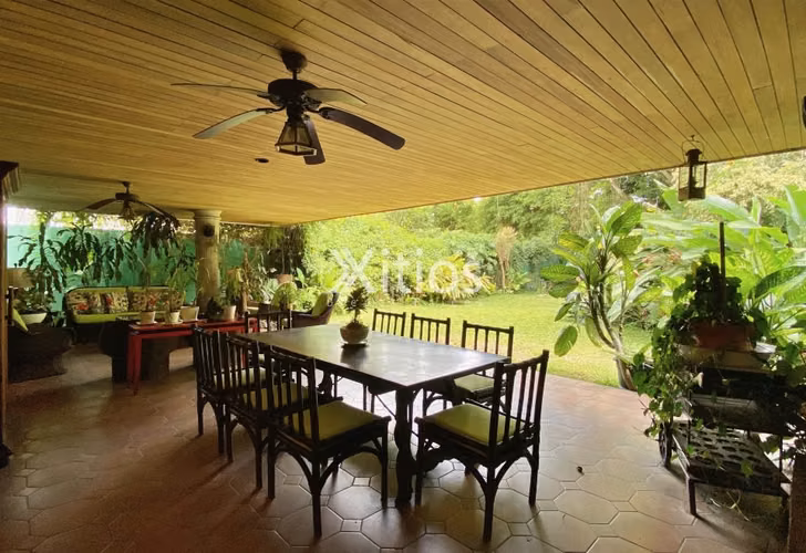 Venta de Casa en Cumbres de Cuscatlán