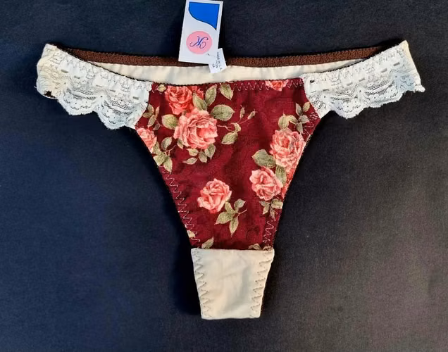 Docena de Tangas Hermosas. Lencería fina. Super Oferta