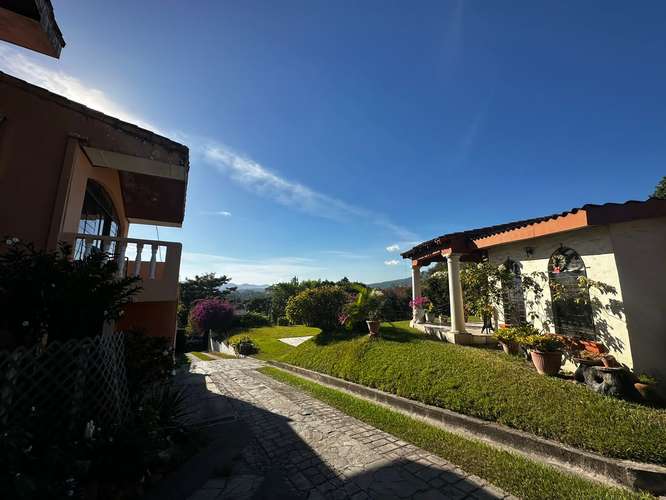Venta Terreno | Lomas de San Francisco | Privado en Pluma | 4,231 v² | $1.8M