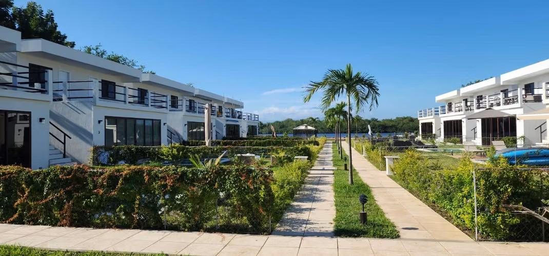 En venta lindo Townhouse en estero Jaltepeque. - Imagen 5