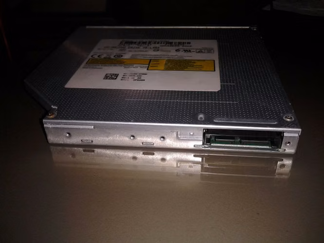 LECTOR DE DVD Y GRABADOR DE CD-RW SATA - Imagen 4