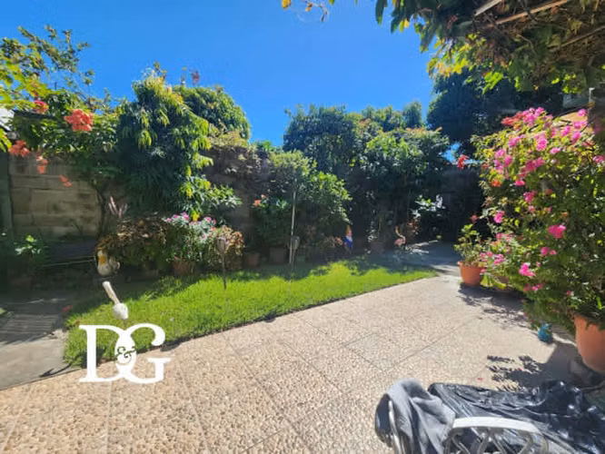 VENDO CASA GRANDE PARA USO COMERCIAL EN CIUDAD MERLIOT