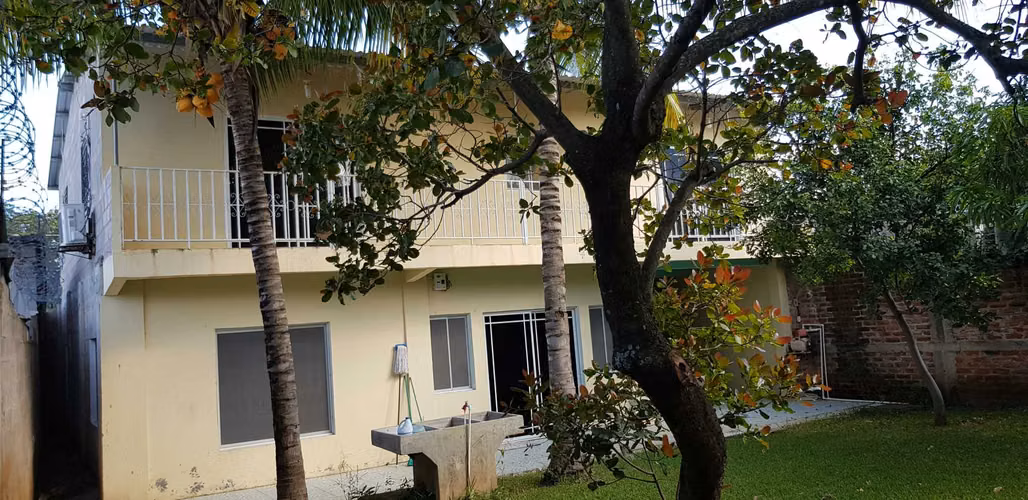 VENTA  CASA  585 METROS  EL REFUGIO  AHUACHAPAN