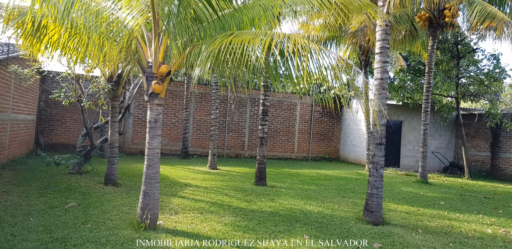 VENTA  CASA  585 METROS  EL REFUGIO  AHUACHAPAN