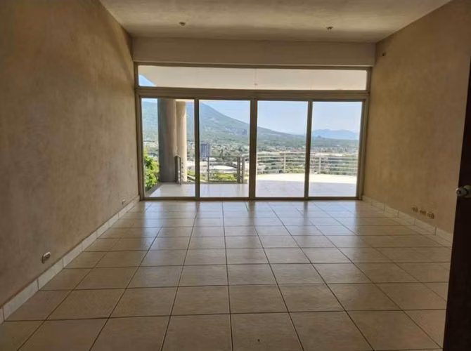 VENTA DE PRECIOSA CASA EN SIERRA SANTA ELENA/ ANTIGUO CUSCATLÁN - Imagen 11