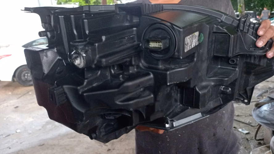 Repuestos Ford Bronco Sport: Silbin izquierdo y stop derecho