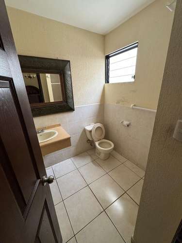 SE VENDE CASA MIRAMAR, San José villanueva, DE UNA PLANTA, tiene de terreno 400 v2