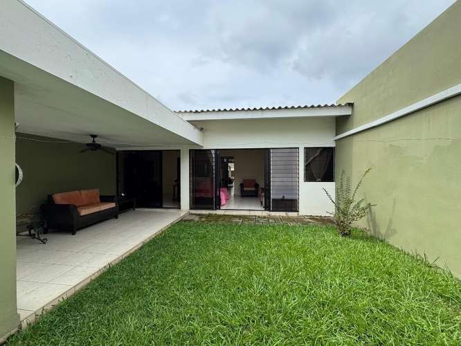 SE VENDE CASA MIRAMAR, San José villanueva, DE UNA PLANTA, tiene de terreno 400 v2