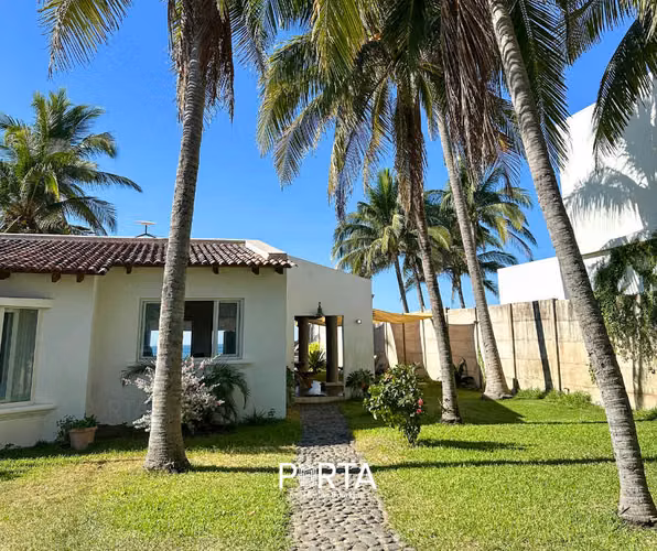 EN VENTA | CASA FRENTE AL MAR, CANGREJERA, LA LIBERTAD