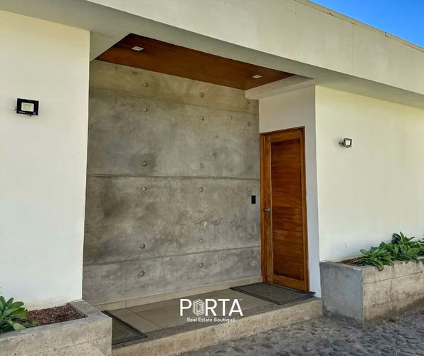 EN VENTA | CASA FRENTE AL MAR, CANGREJERA, LA LIBERTAD