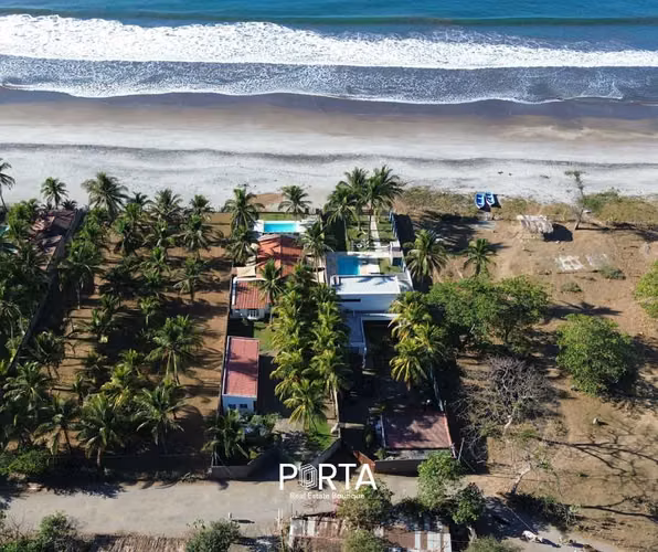EN VENTA | CASA FRENTE AL MAR, CANGREJERA, LA LIBERTAD