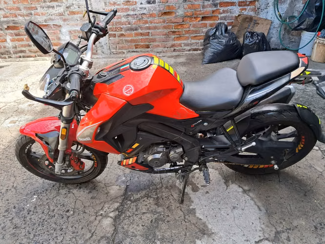 MOTO DEPORTIVA BENELLI AÑO 2020