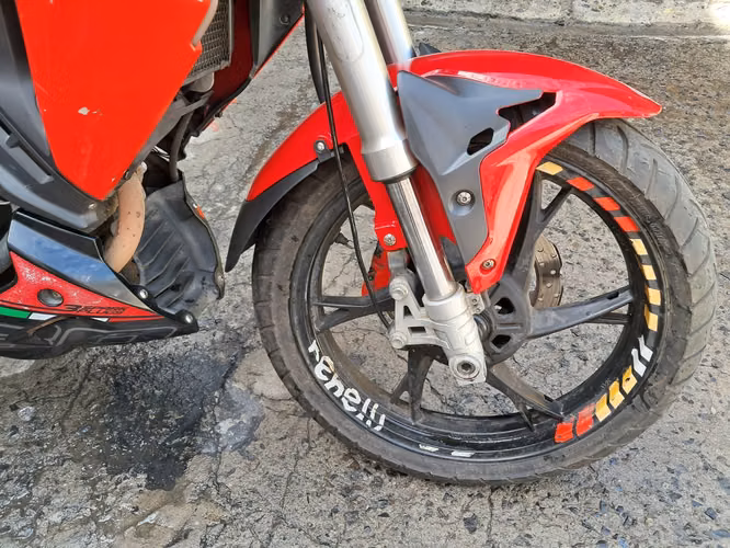 MOTO DEPORTIVA BENELLI AÑO 2020