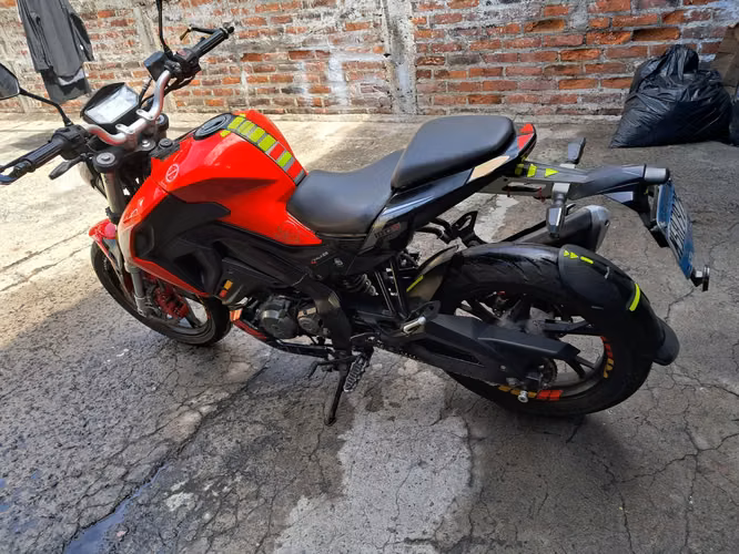 MOTO DEPORTIVA BENELLI AÑO 2020