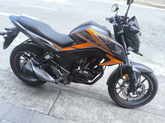 Honda Hornet in El Salvador