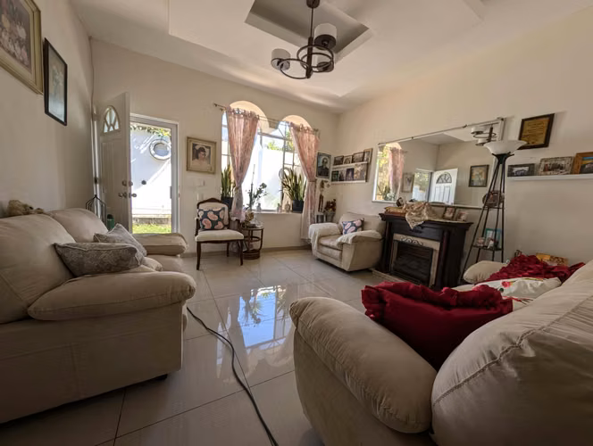 Vendo quinta con 3 casas y área social en Planes de Renderos, Las Marias - Imagen 8