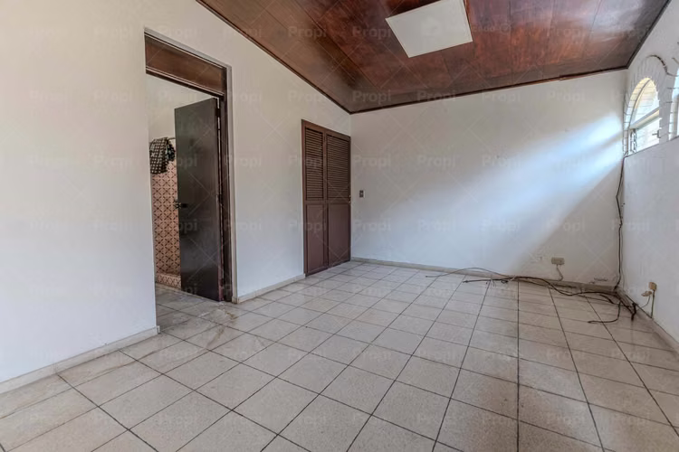Colonia Escalon - Casa en Venta en San Salvador #3207