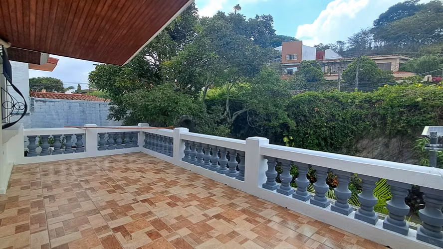 Venta o Alquiler de Casa bonita en Cumbres de Cuscatlan,Antiguo Cuscatlan en privado - Imagen 7