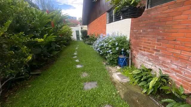 CASA EN VENTA SAN BENITO 2 EN 1