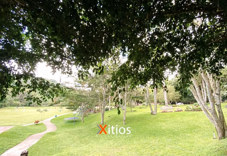 Venta de Terreno en Residencial Alturas de Tenerife - Imagen 3
