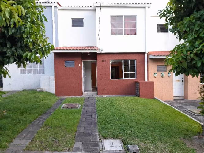 ALQUILER CASA EN LAS ARBOLEDAS