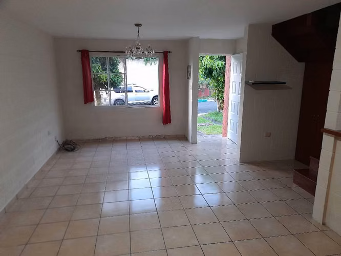 ALQUILER CASA EN LAS ARBOLEDAS
