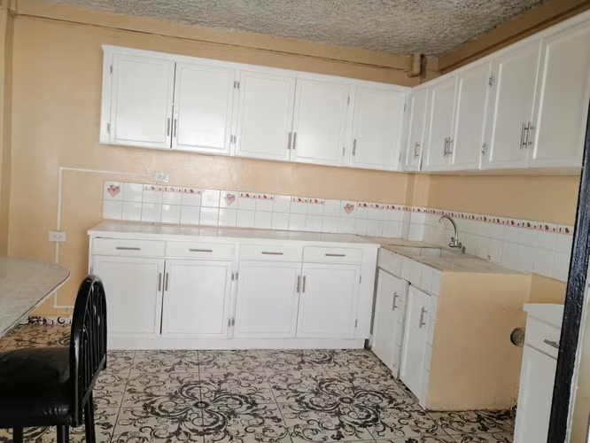 VENTA DE CASA EN SANTA ANA CALLE PRINCIPAL ALTA EXPOSICION A POCOS METROS METROCENTRO