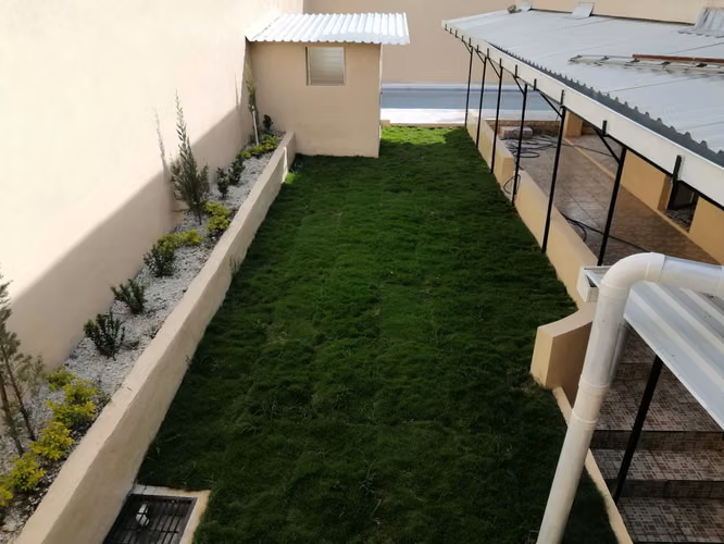 VENTA DE CASA EN SANTA ANA CALLE PRINCIPAL ALTA EXPOSICION A POCOS METROS METROCENTRO