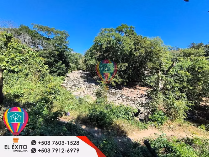 VENDO 2 LOTES A 5 MINUTOS DEL PUERTO DE LA LIBERYAD
