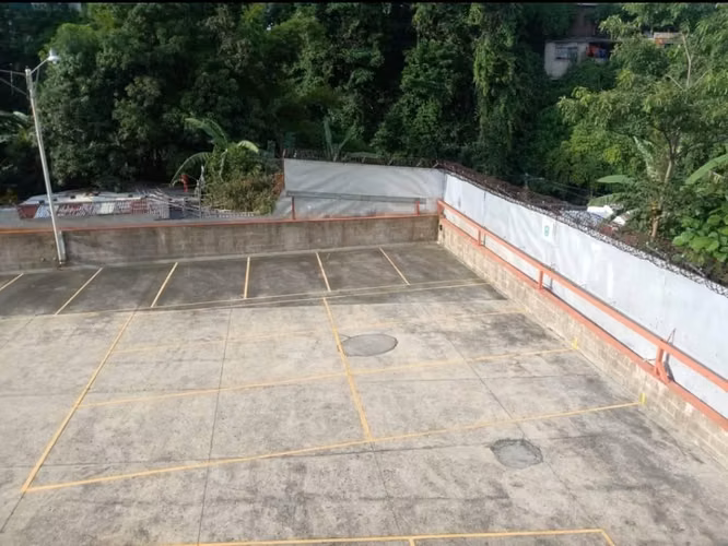 PROPIEDAD COMERCIAL EN RENTA – COLONIA ESCALÓN/ SAN SALVADOR