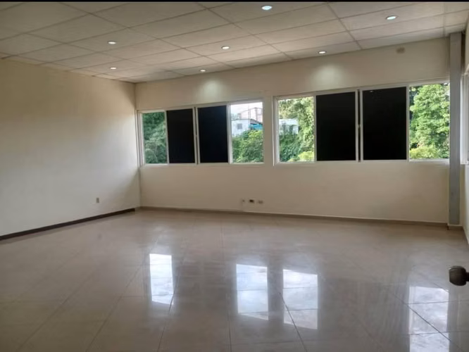 PROPIEDAD COMERCIAL EN RENTA – COLONIA ESCALÓN/ SAN SALVADOR