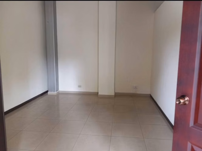 PROPIEDAD COMERCIAL EN RENTA – COLONIA ESCALÓN/ SAN SALVADOR