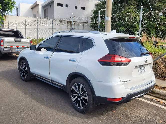 SE VENDE NISSAN ROGUE SL 2020