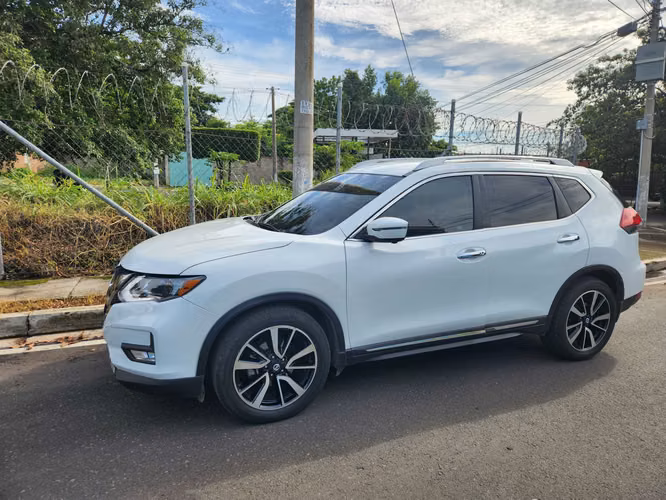 SE VENDE NISSAN ROGUE SL 2020