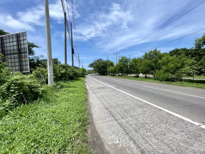 Terreno en Venta AUTOPISTA COMALAPA 7 min. Aeropuerto frente DEMASAL - Imagen 2
