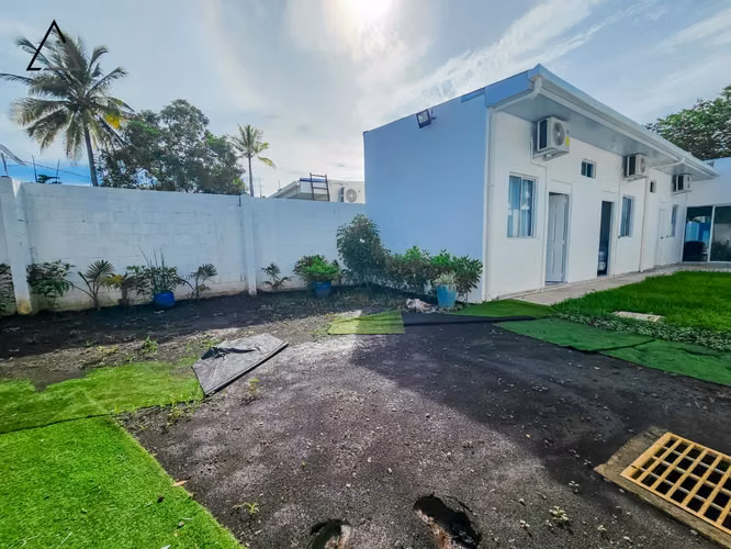 Amplia residencia de lujo en playa con piscina y cancha deportiva - Imagen 8